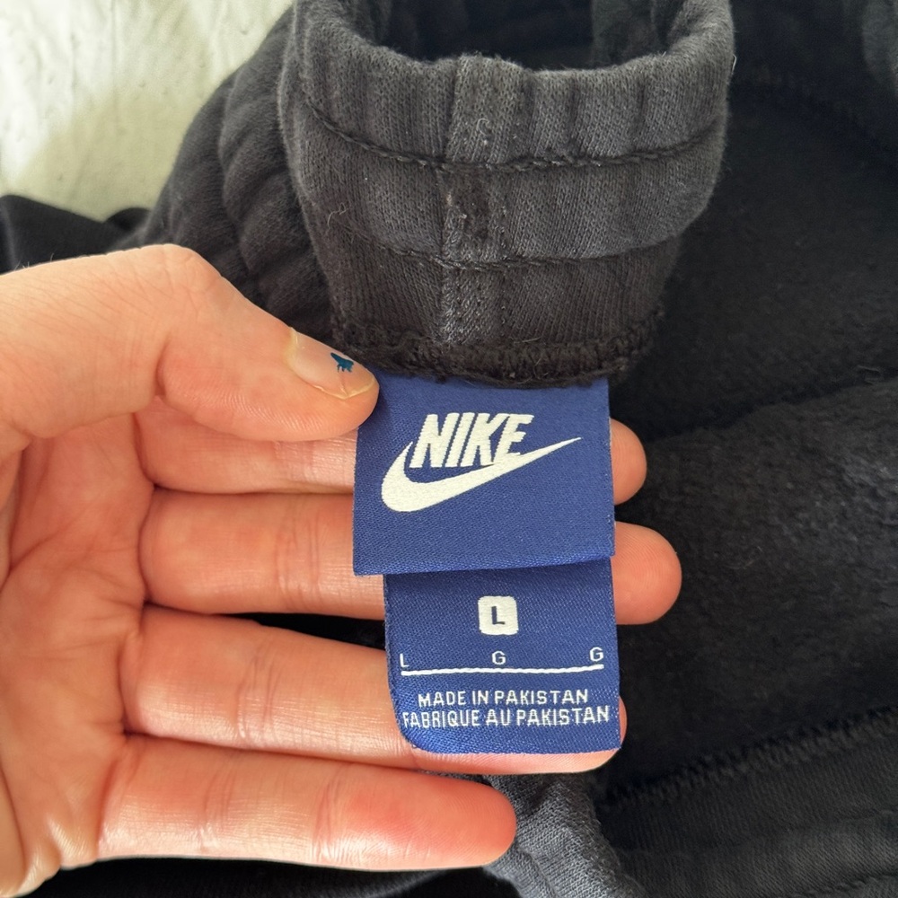 Nike Men’s Black Sweat Pants - Picture 3 of 3